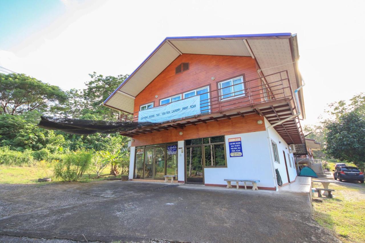 Hotel Oyo 75373 Chamil House à Nai Harn Extérieur photo